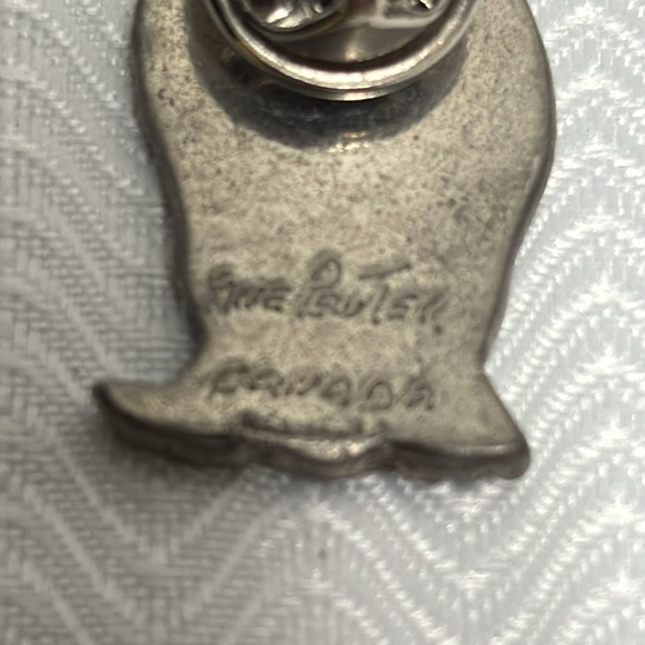Vintage pewter owl lapel pin - Picture 3 of 4